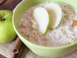 oatmeal with apples